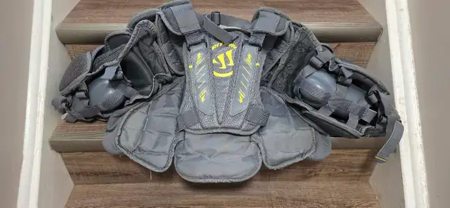 Warrior Ritual JR Goalie Chest Protector in Hockey in Mississauga / Peel Region - Image 3