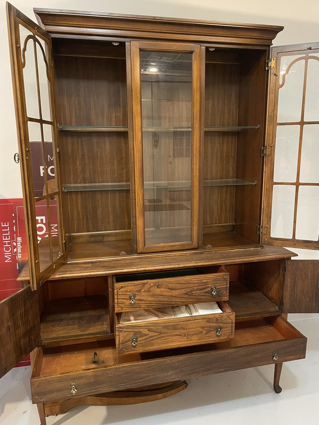 Estate Sideboard and Display 950. Hutches & Display Barrie Kijiji