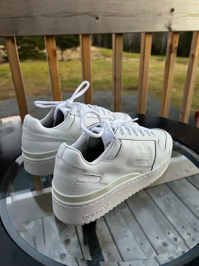 Adidas Forum Bold Triple White Logo Women's Sneakers 7.5 sz in Women's - Shoes in Cape Breton - Image 4