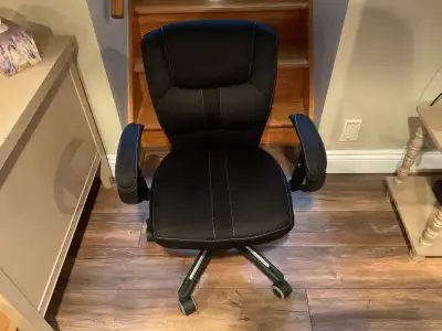 1 chaise pour ordinateur 5 pattes, View more