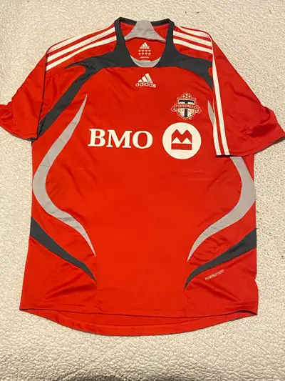 Good condition. BMO Logo is slightly cracked. Pickup in Toronto or Milton. Contact me if interested.