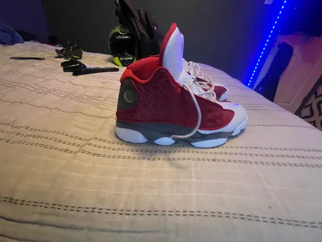 Jordan 13 Retro in Men's Shoes in Oshawa / Durham Region - Image 5