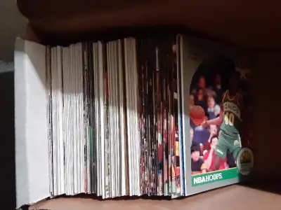 Lot de 138 cartes de Basketball differentes des SUPERSONICS de SEATTLE de la NBA.....annees 90 et pl...