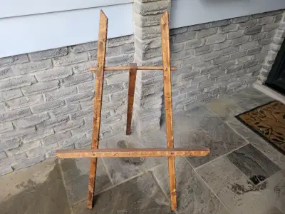 No more walls to hang artwork. No problem. Solid wood and well built. Folds up easily for storage. B...