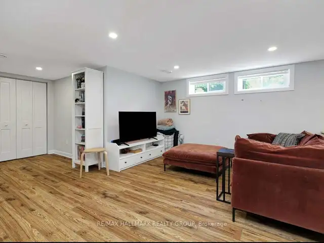 2-Bedroom Basement Suite - Renovated, Private Entrance!63347544497155122