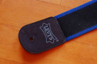 LEVY'S LEATHERS LIMITED BLACK AND BLEU GUITAR STRAP, 5CM X 170CM