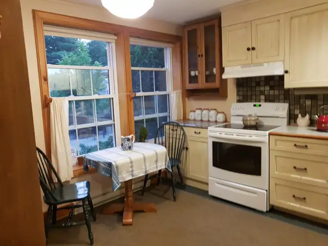 PERTH WATERFRONT TOWNHOME WITH ELEVATOR! in Houses for Sale in Ottawa - Image 7