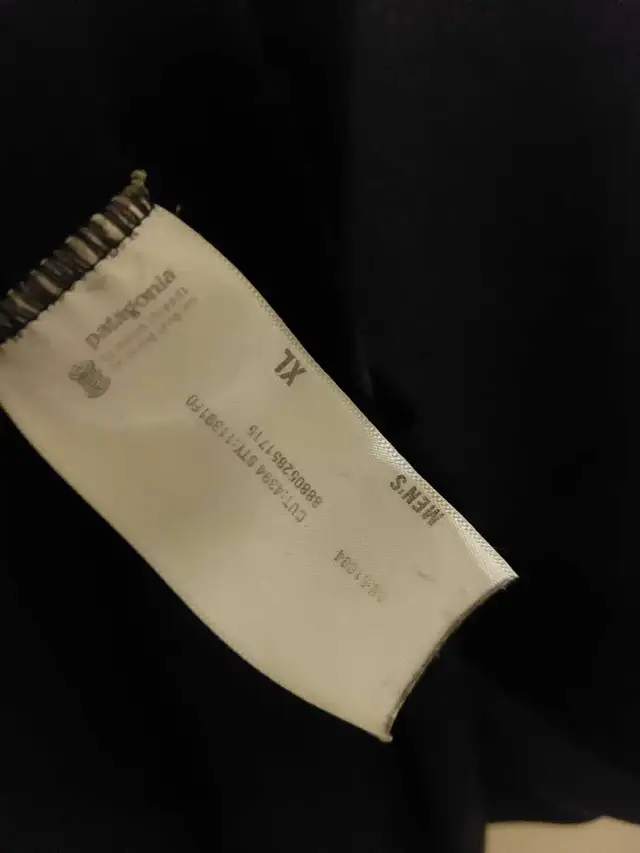 Patagonia Tshirt - XL in Men's in City of Toronto - Image 5