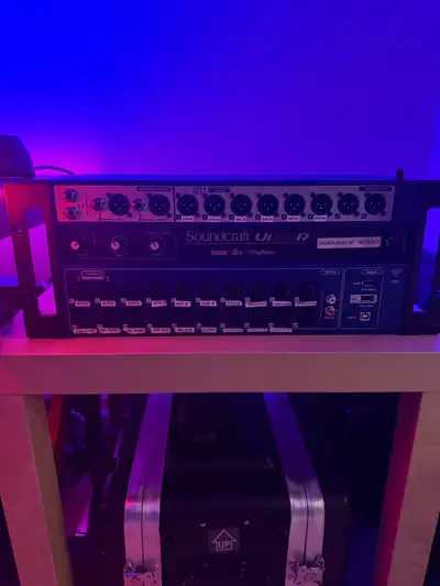 Soundcraft uI24 - Digital IEM Mixer, View more