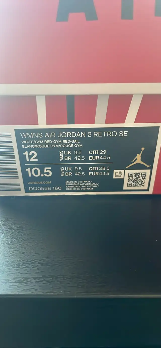 Air Jordan 2 Nina Chanel Abney DS Size 10.5 Under Retail in Men's Shoes in Oakville / Halton Region - Image 4