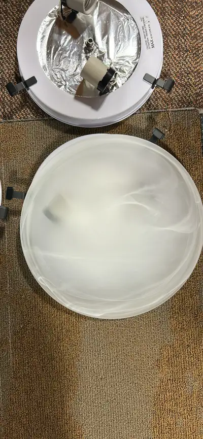 Brand new dome light fixtures x 6 Including light bulbs.