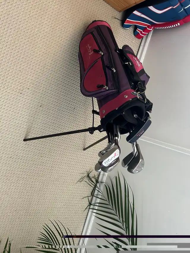 Jr right handed golf clubs  in Golf in Guelph - Image 4