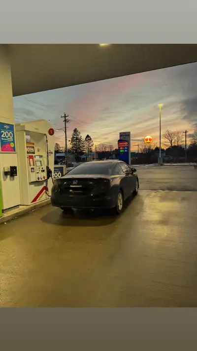 Very well mantained civic. Automatic, Has cold air intake, exaust, silver rims on winters and gold r...