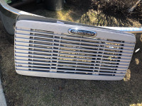 Freightliner grill assembly