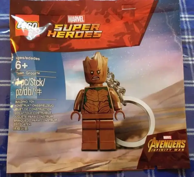 LEGO Marvel Super Heroes - Teen Groot Polybag Keychain 5005244) in Toys & Games in Mississauga / Peel Region - Image 2