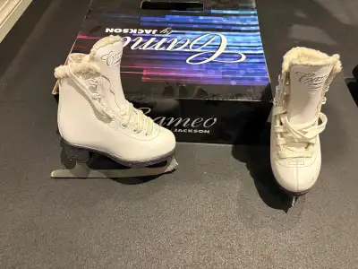 Toddler Girls Figure Skates Size 8, View more