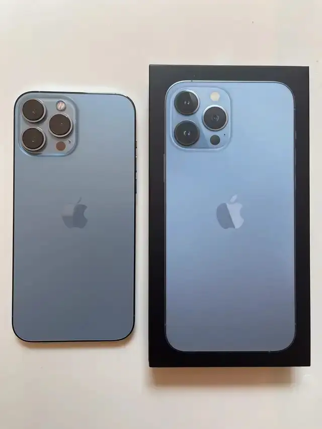 iPhone 13 Pro Max 256GB with Accessories in Cell Phones in Mississauga / Peel Region - Image 6