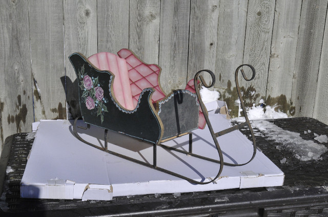 Sleigh as decor in Holiday, Event & Seasonal in St. Catharines - Image 2