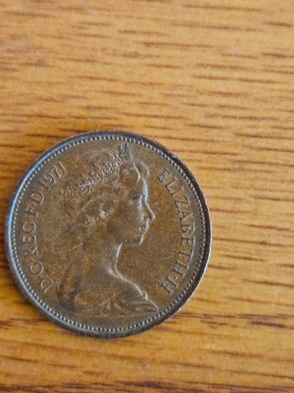 1971 New Pence 2P British Elizabeth II Coin in Arts & Collectibles in Guelph - Image 4