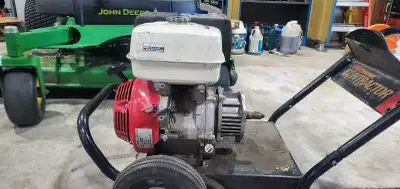 This pre-owned Honda GX 340 gas engine delivers reliable power for your heavy-duty equipment needs....