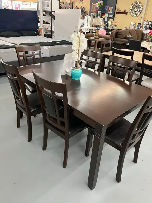 New Wooden dining table set in Dining Tables & Sets in Hamilton - Image 2