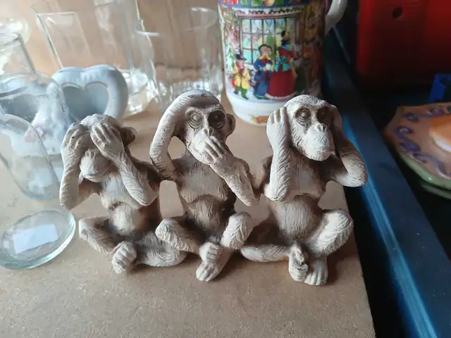 Monkey decoration in Home Décor & Accents in Trenton - Image 2
