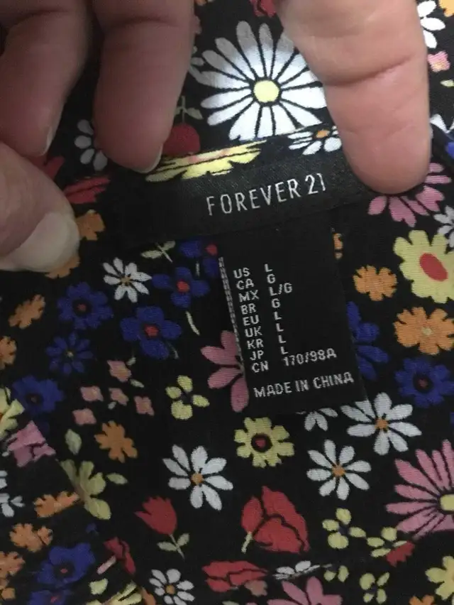 Forever 21 women’s small floral summer dress, multicolour in Women's - Dresses & Skirts in Oshawa / Durham Region - Image 3