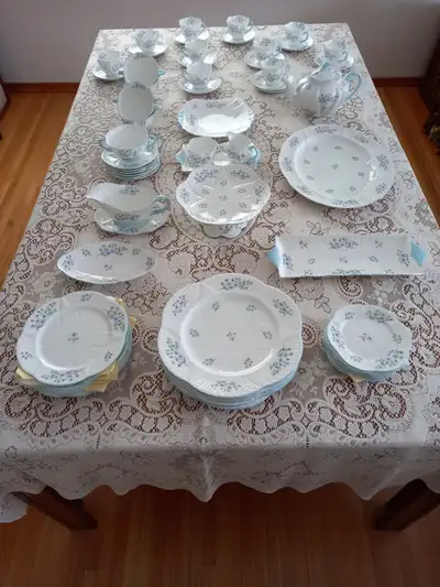SHELLEY BLUE ROCK ENGLAND DINNER SET, View more