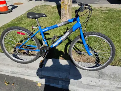 Velo tel quel tube avant a changer, View more