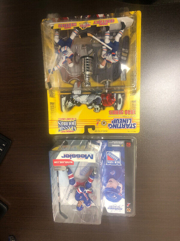 Wayne Gretzky  Mark Messier starting lineup $33 in Arts & Collectibles in Strathcona County