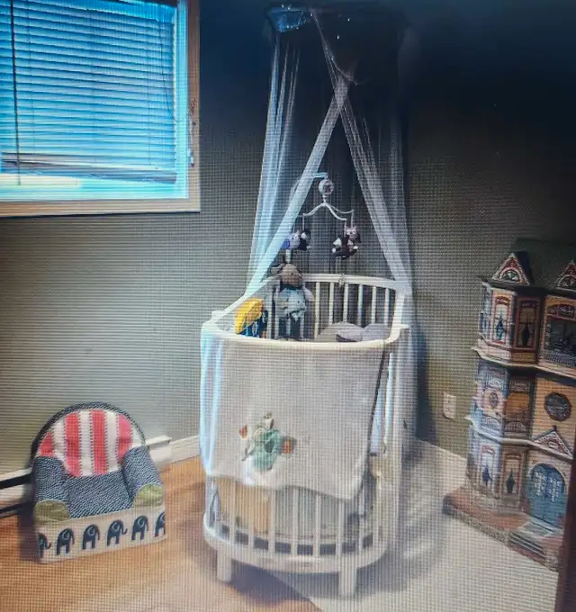 hula 3 in 1 convertible crib in Cribs in Owen Sound - Image 4