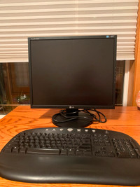 LG Computer Monitor, Keyboard & Cordless Mouse