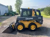 Deere 318D
