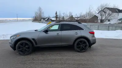 Active status, perfect condition, Continental tires, Good windshield, good brakes, Very good service...