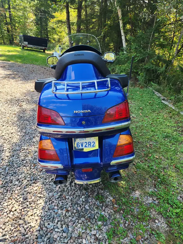 2001 Honda GL1800 Goldwing ABS in Touring in Ottawa - Image 5