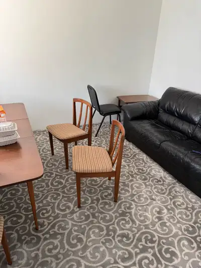 Private room available immediately in a quiet, bright upper-level home. - Rent: $790/month (ALL util...