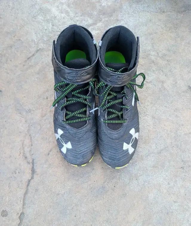 Under Armour Baseball Cleats size 7.5 $25 OBO in Baseball & Softball in Norfolk County - Image 4