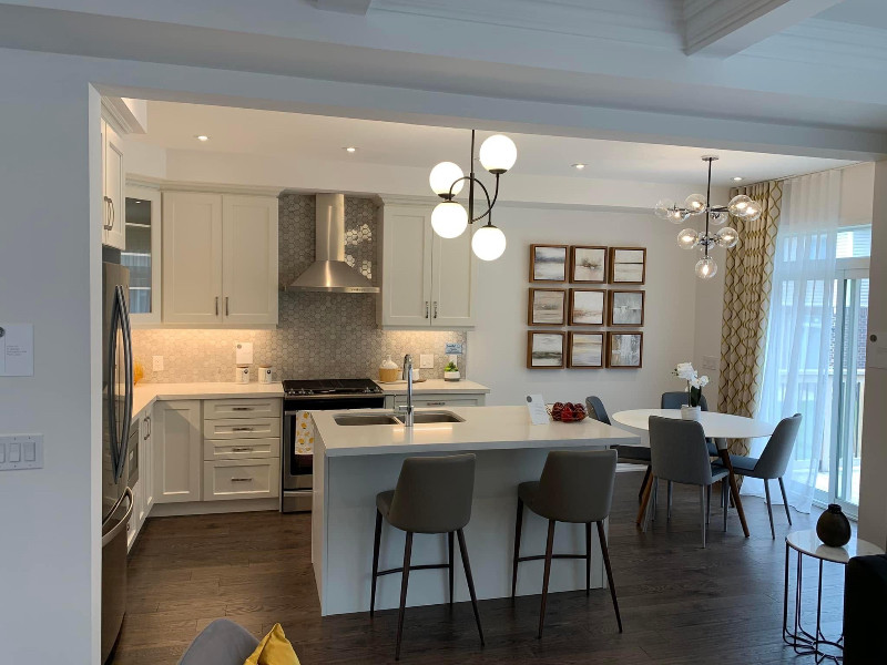 1 Private room for rent in a detached home , not basement Room