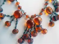 VINTAGE AMBER NECKLACE AND EARINGS SET