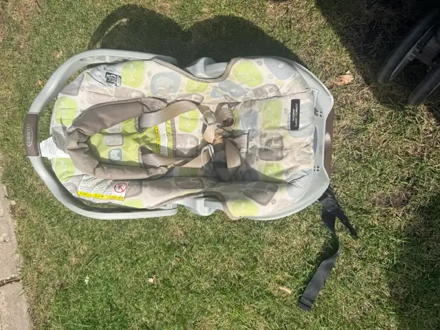 GRACO - Car Seat and Stroller combo.515793524213698562