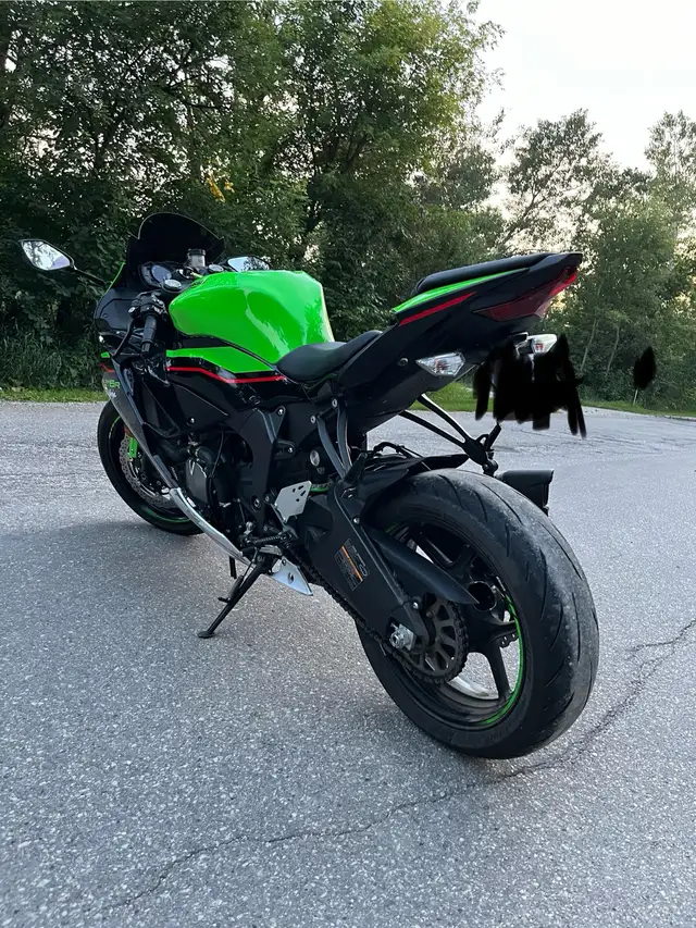 2021 Kawasaki Ninja ZX6R in Sport Bikes in Winnipeg - Image 6