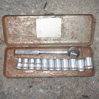 $40 Vintage Husky USA 1/4 drive socket ratchet set with case