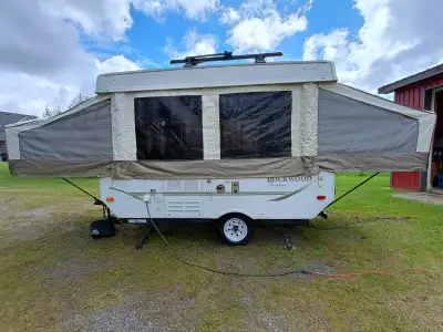 2007 Rockwood Freedom (1980 model) tent trailer by Forest River. Gas heater, gas water heater, gas s...