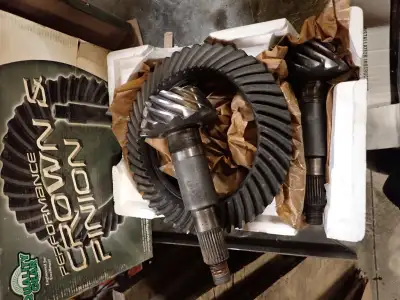 Selling a pair of front and rear axle gears from a Dodge w250 Dana 60/70 3.55 ratio I swapped to 4.1...