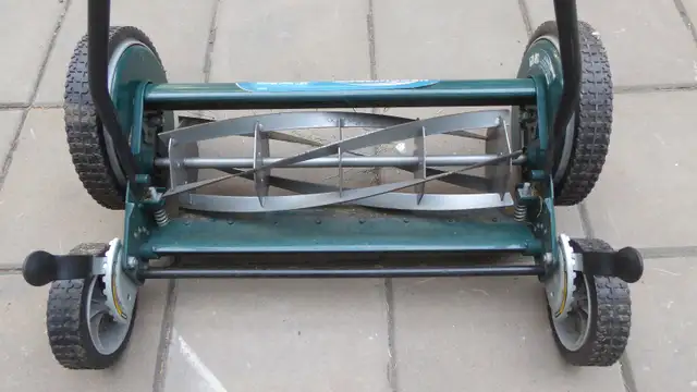 Yardworks 18 inch(Large size) reel push mower