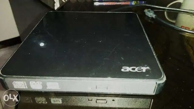Acer ESW860 External Burner CD DVD RW in Laptop Accessories in Mississauga / Peel Region - Image 2