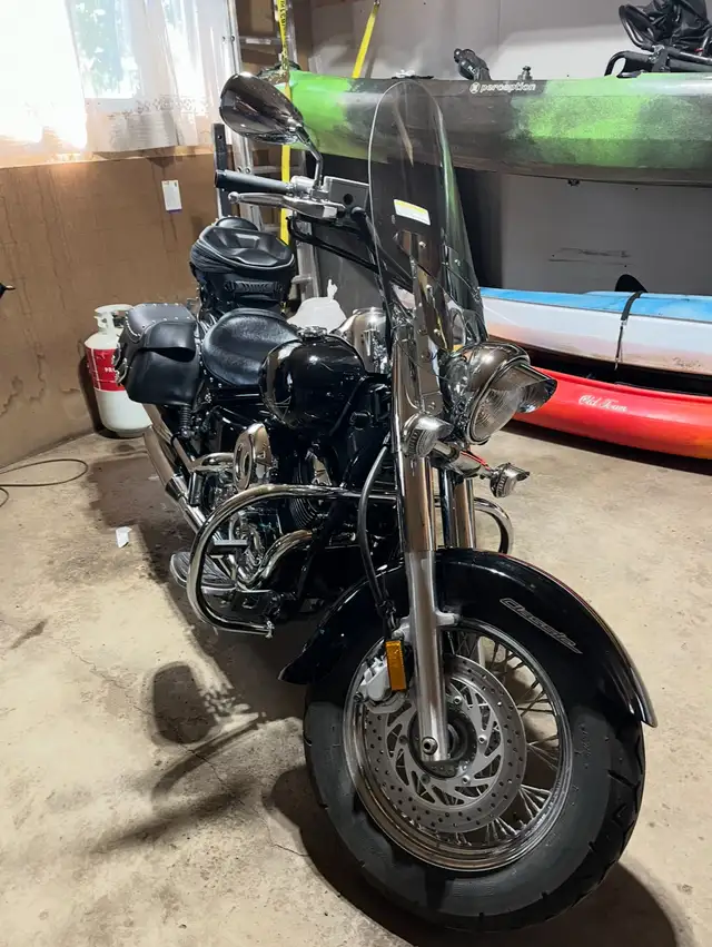 2013 Yamaha V Star 650 Silverado super Low km’s! in Street, Cruisers & Choppers in Red Deer - Image 5