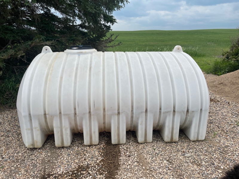 1350 gallon water tank Farming Equipment Saskatoon Kijiji