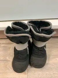 KAMIK CHILDS  WINTER BOOTS Size 5