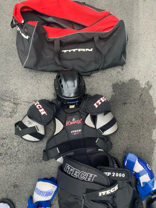 Men’s  Hockey Equipment Set in Hockey in St. Catharines - Image 5